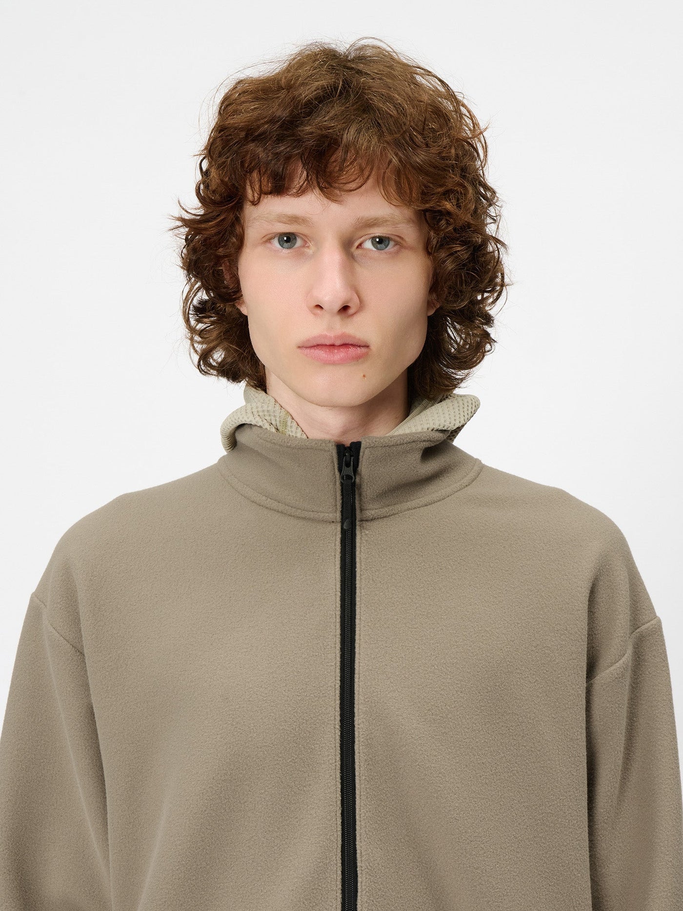 Model: Height 185cm / 6'0" | Wearing: OLD BEIGE / 3