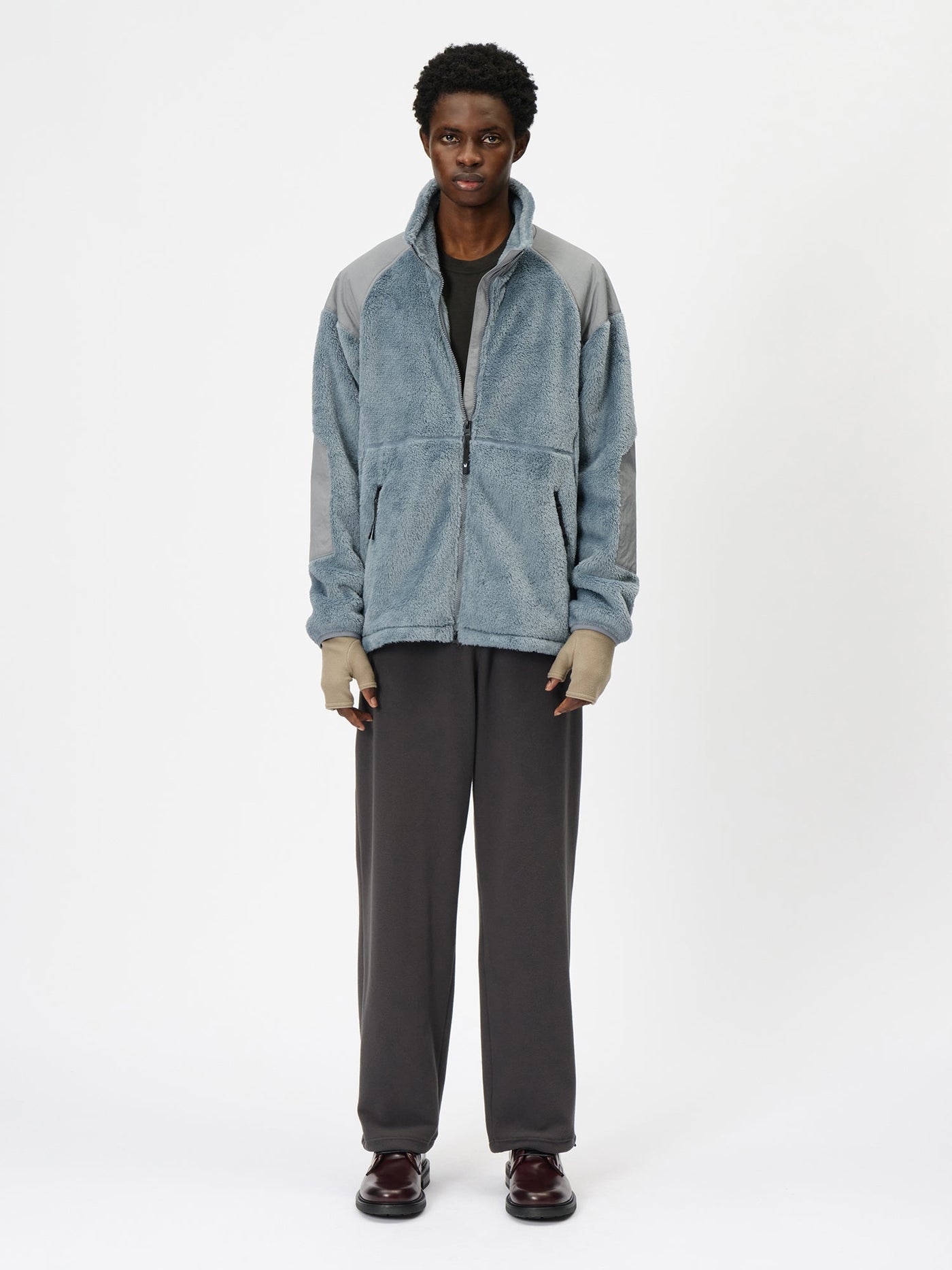 Model: Height 187cm / 6'1" | Wearing: AQUA GRAY / 3