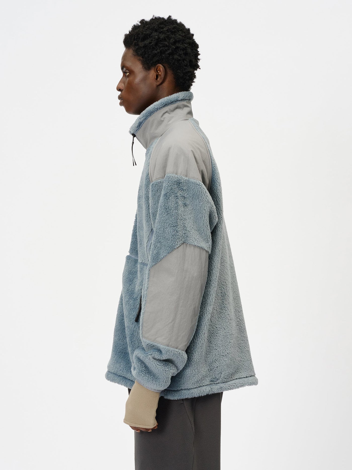 Model: Height 187cm / 6'1" | Wearing: AQUA GRAY / 3