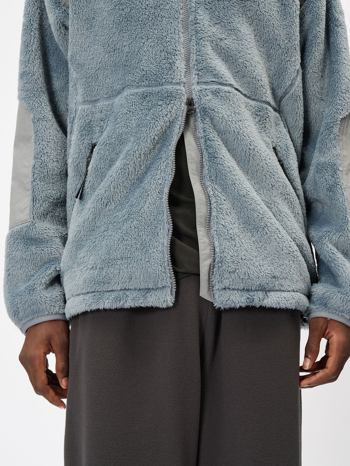 Model: Height 187cm / 6'1" | Wearing: AQUA GRAY / 3