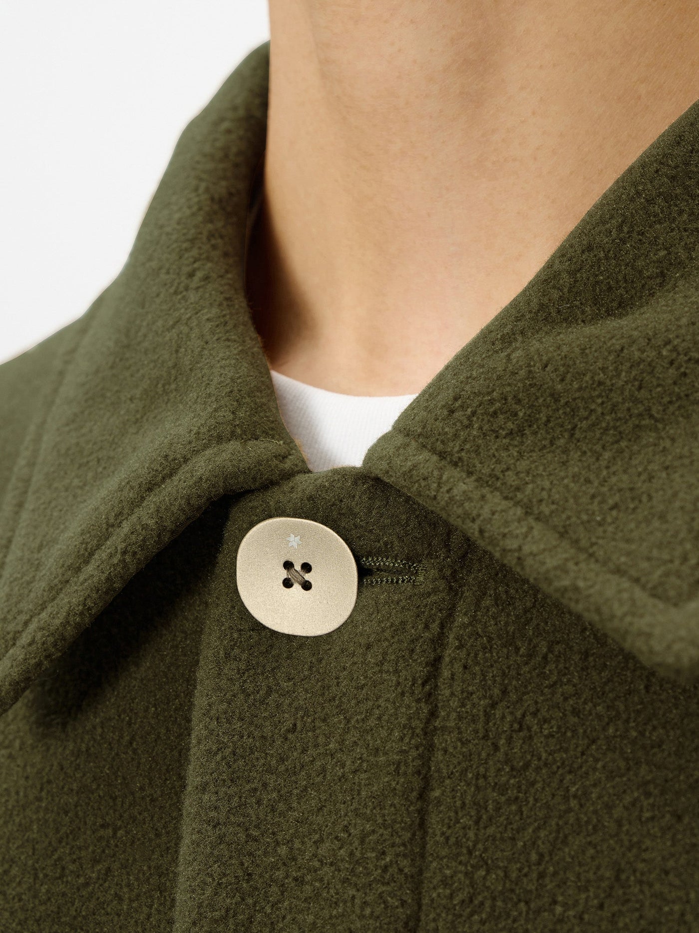 Model: Height 186cm / 6'1" | Wearing: BROWNISH GREEN / 4