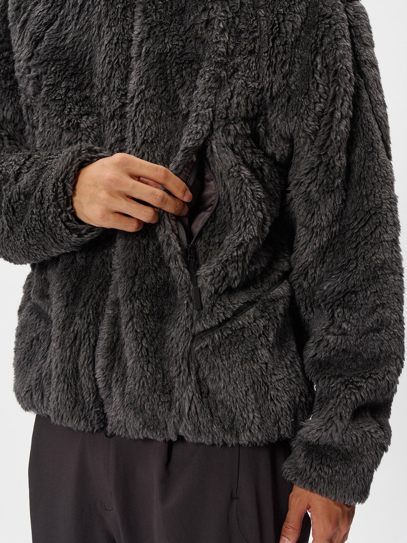 Model: Height 186cm / 6'1" | Wearing: AFTER DARK / 3