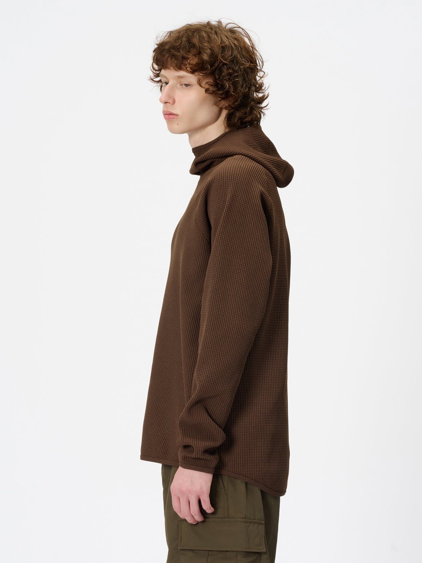 Model: Height 185cm / 6'0" | Wearing: CHICORY BROWN / 3
