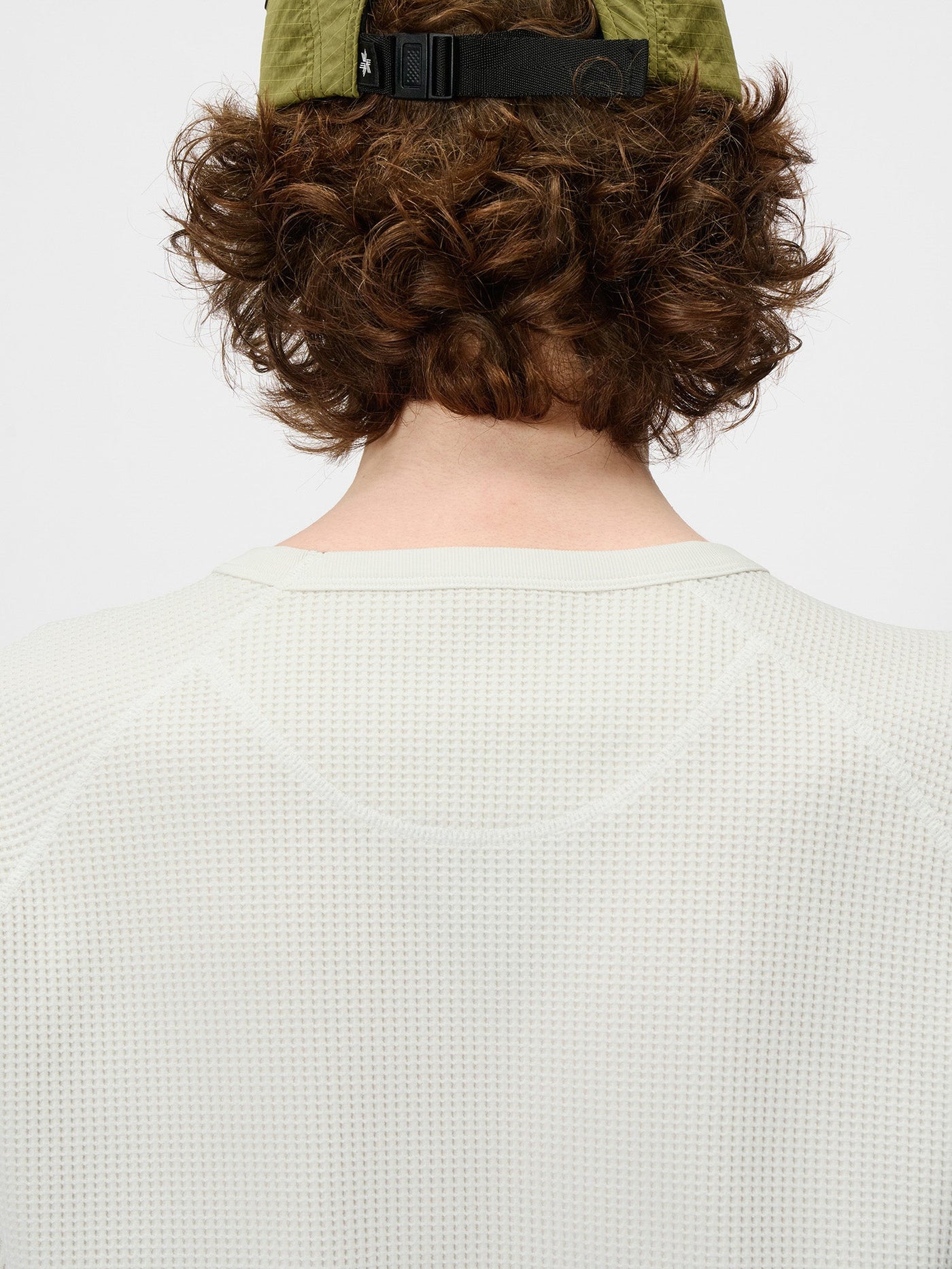 Model: Height 185cm / 6'0" | Wearing: IVORY / 3