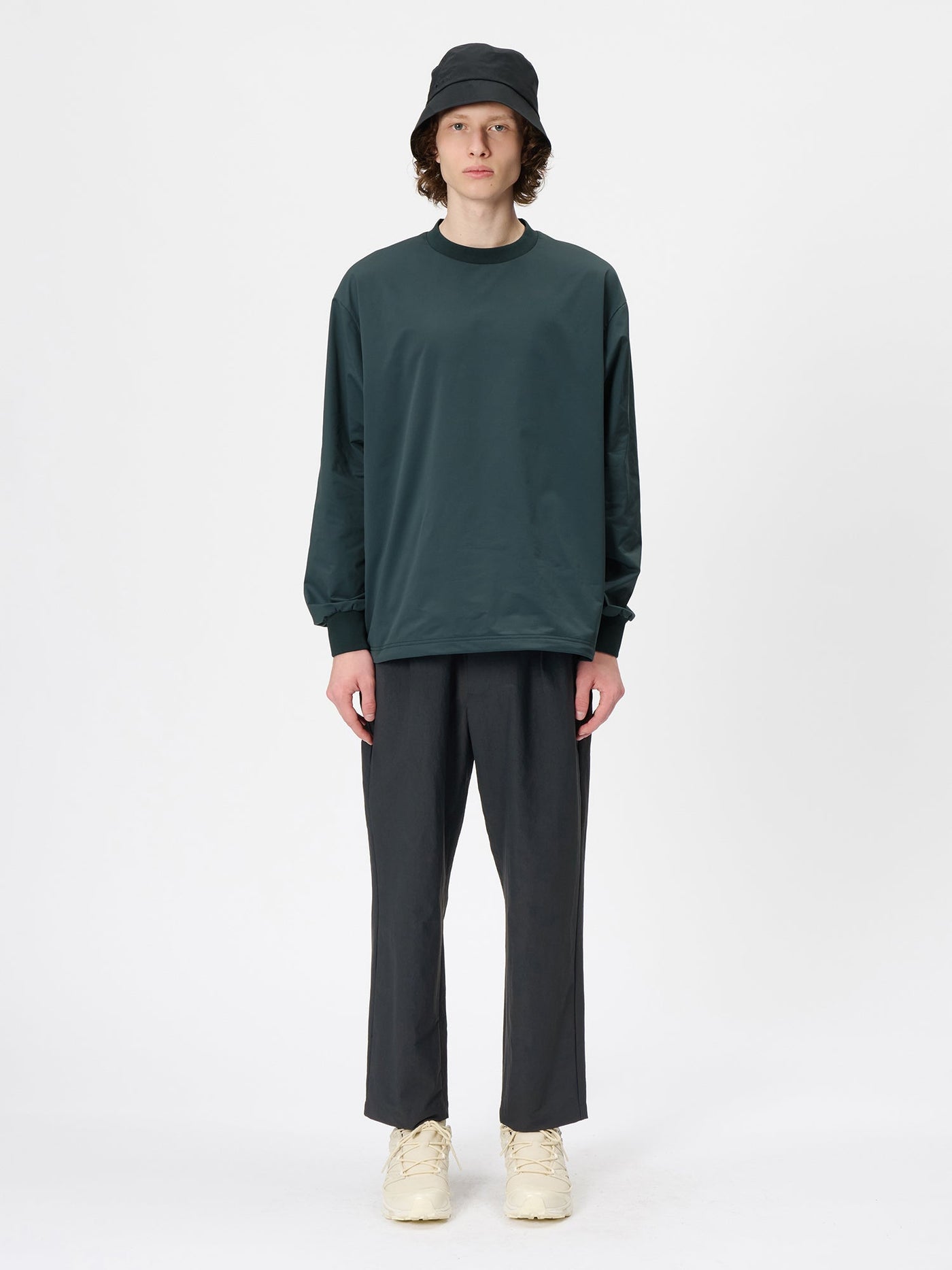 Model: Height 185cm / 6'0" | Wearing: WONDER BLUE / 3