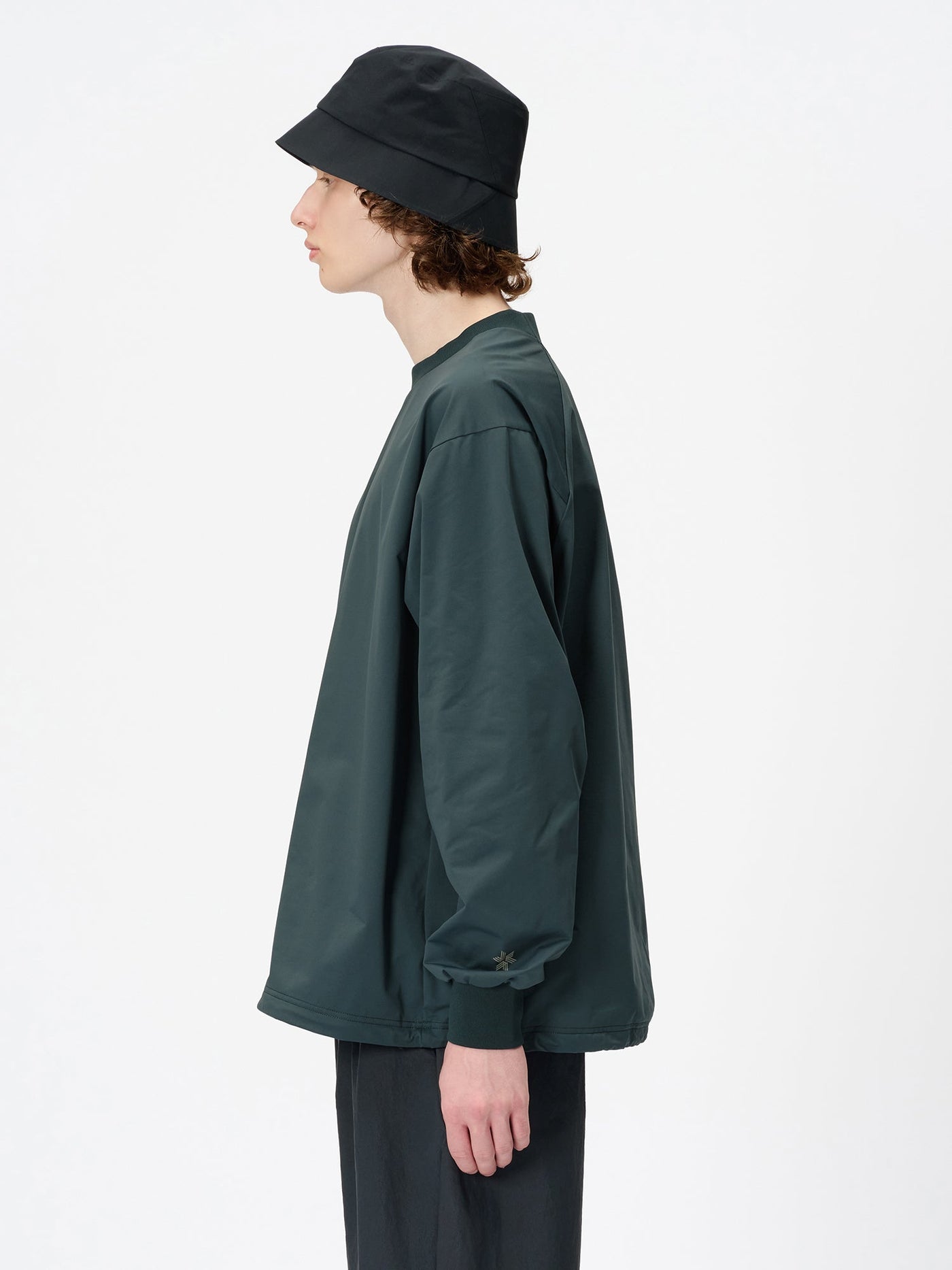 Model: Height 185cm / 6'0" | Wearing: WONDER BLUE / 3