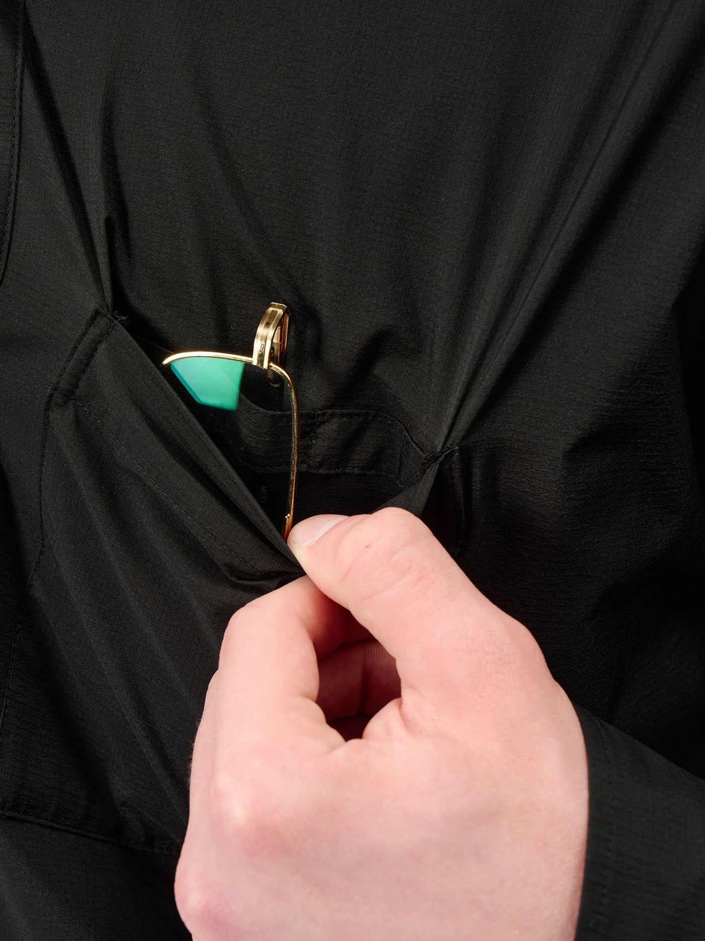 Model: Height 185cm / 6'0" | Wearing: BLACK / 3