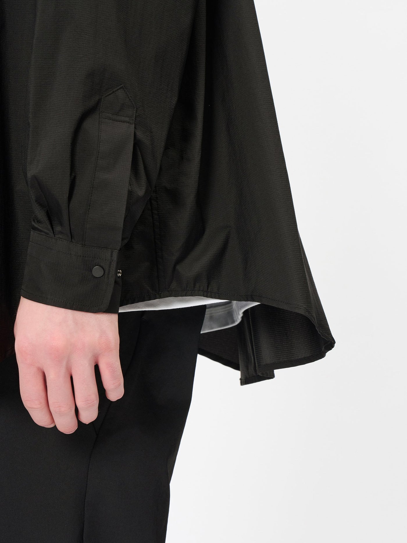 Model: Height 185cm / 6'0" | Wearing: BLACK / 3