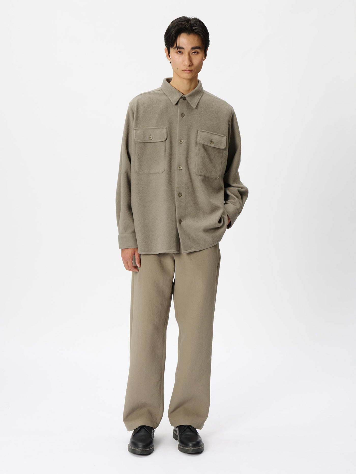 Model: Height 186cm / 6'1" | Wearing: TAUPE FAWN / 4