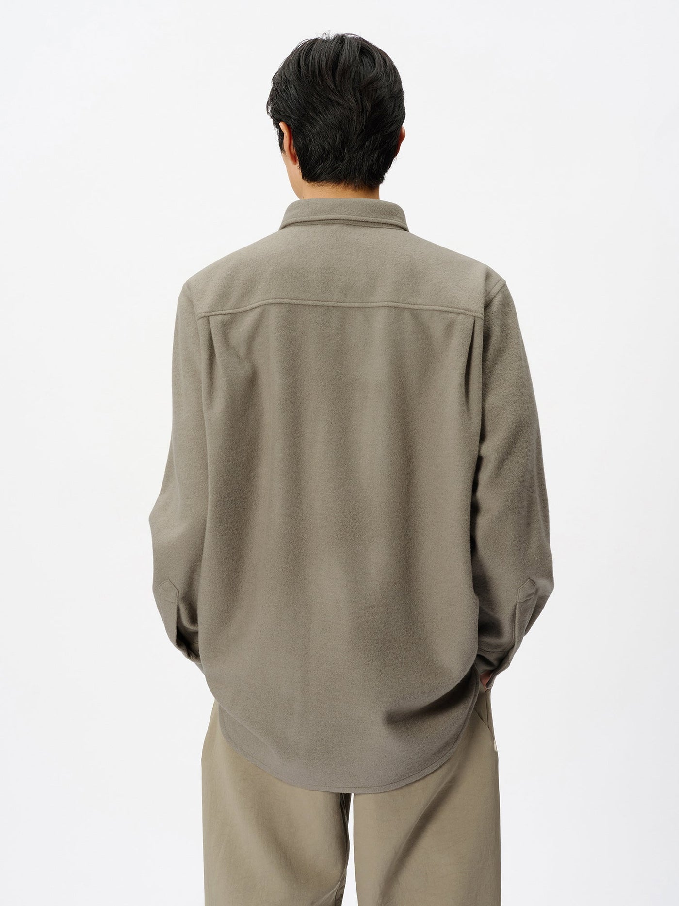 Model: Height 186cm / 6'1" | Wearing: TAUPE FAWN / 4