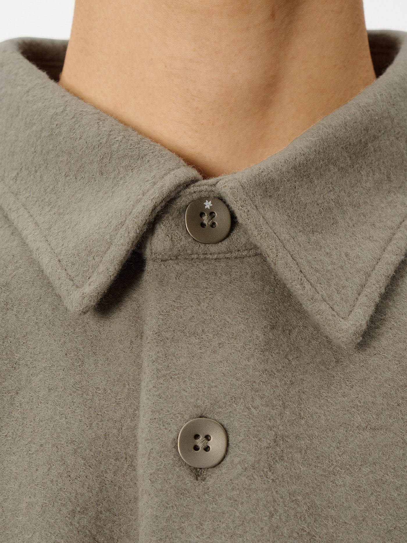 Model: Height 186cm / 6'1" | Wearing: TAUPE FAWN / 4