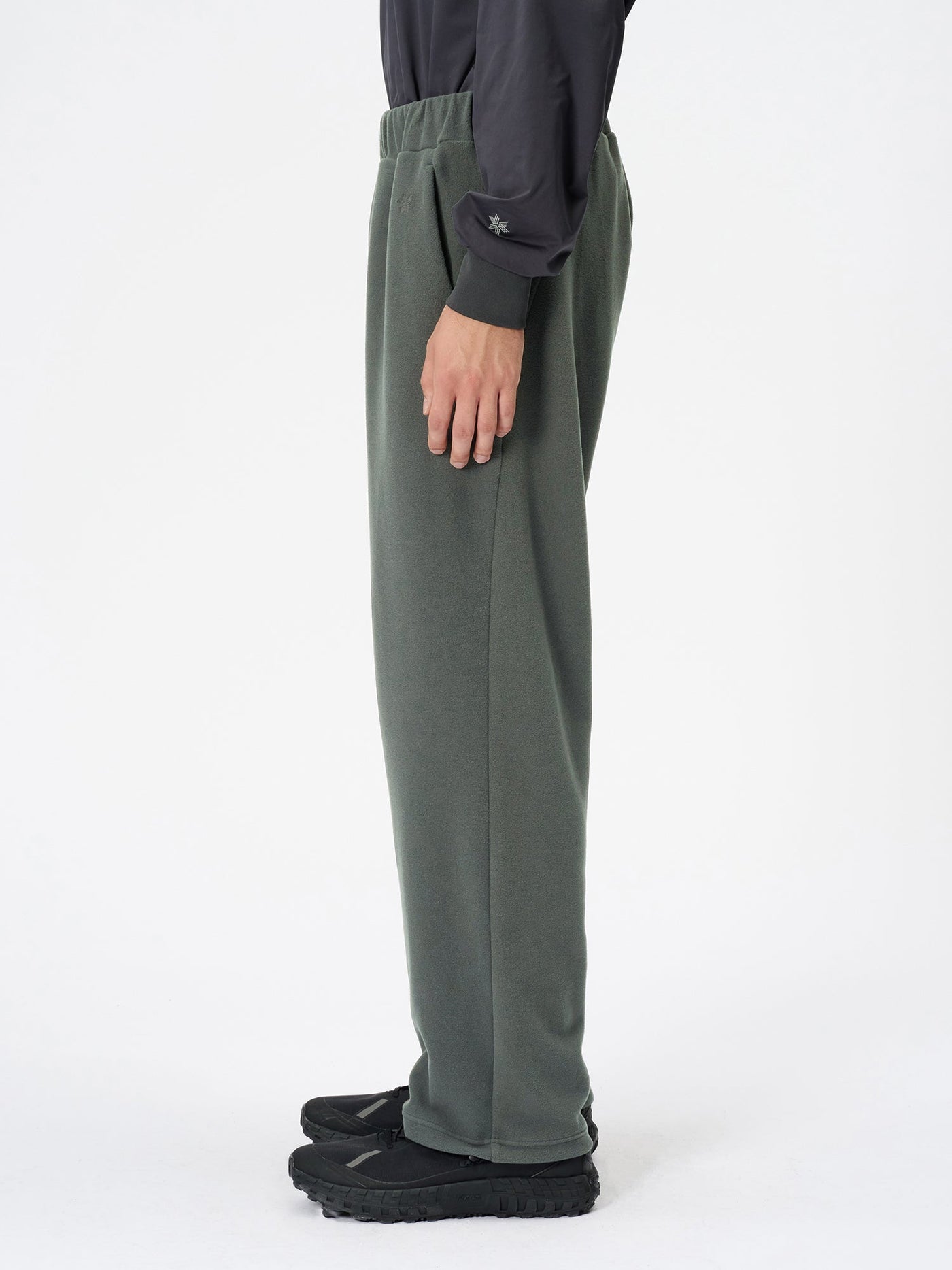 Model: Height 185cm / 6'0" | Wearing: SHADOW GRAY / 3