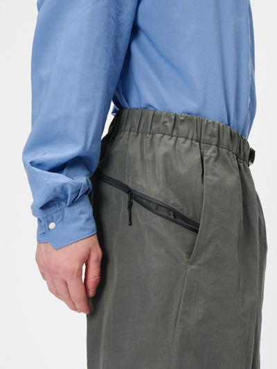 Model: Height 185cm / 6'0" | Wearing: DEEP CHARCOAL / 3