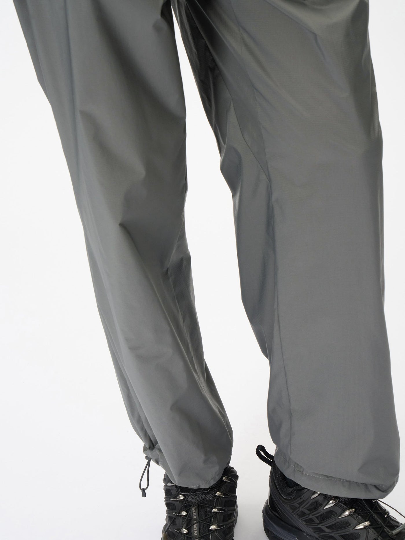 Model: Height 186cm / 6'1" | Wearing: SHADOW GRAY / 3