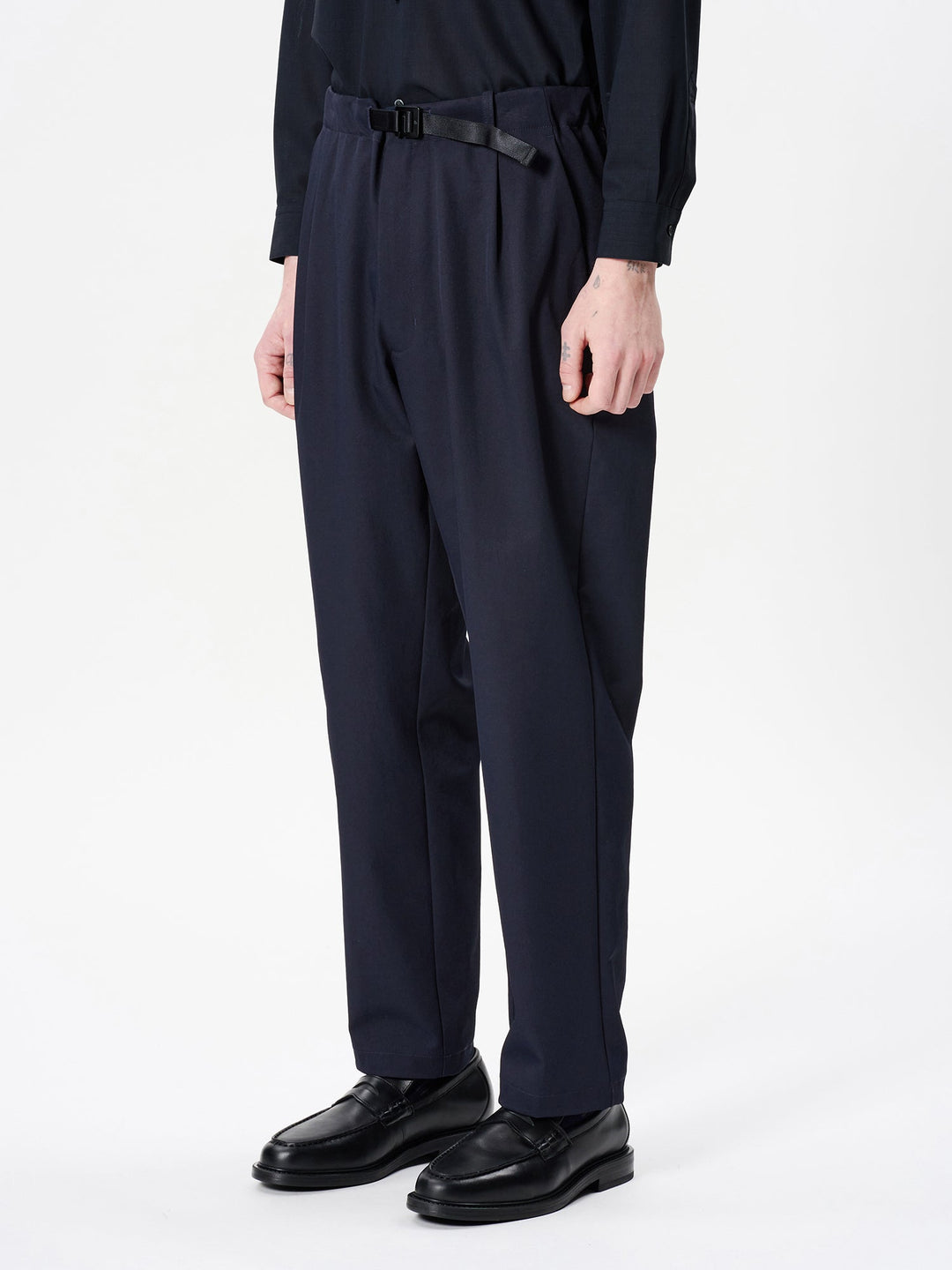 One Tuck Tapered Stretch Pants – Goldwin Europe