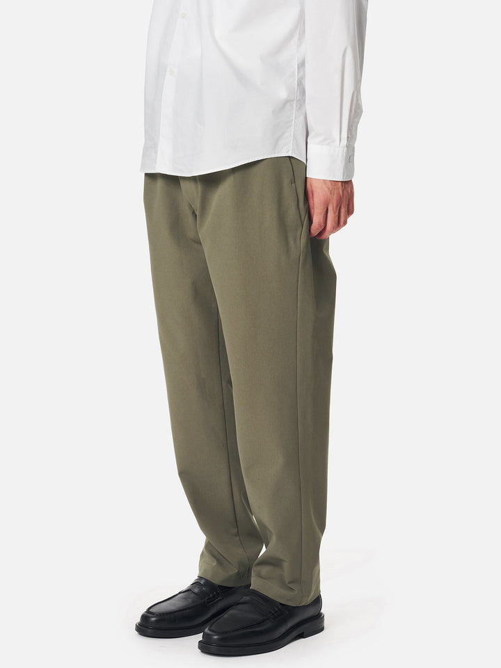 One Tuck Tapered Stretch Pants – Goldwin Europe