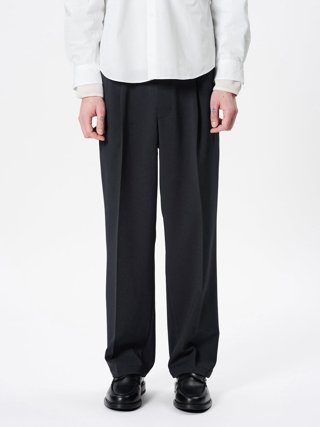 One Tuck Straight Pants – Goldwin Europe