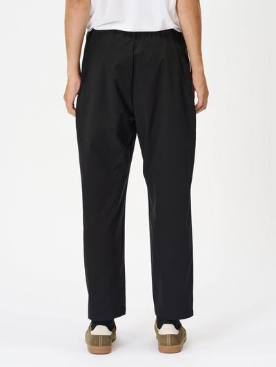 Model: Height 186cm / 6'1" | Wearing: BLACK / 3