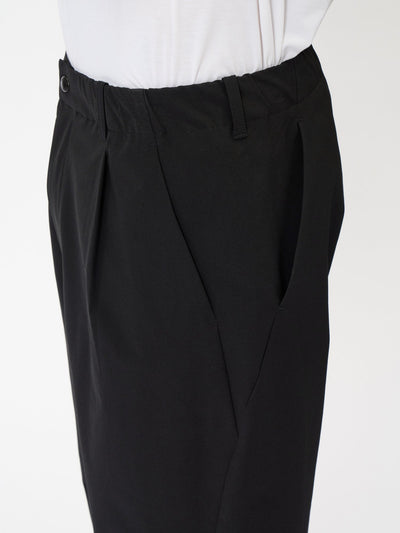 Model: Height 186cm / 6'1" | Wearing: BLACK / 3