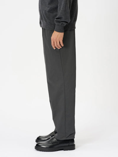 Model: Height 186cm / 6'1" | Wearing: CARBON GRAY / 3