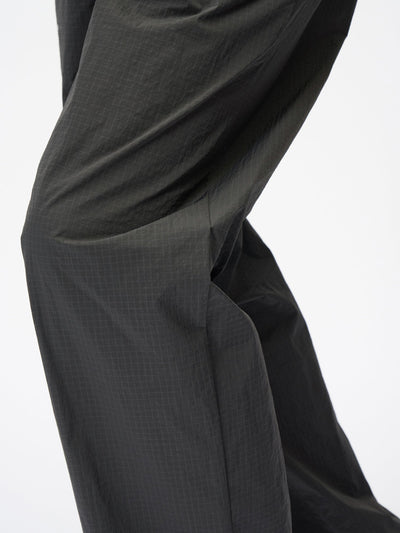 Model: Height 186cm / 6'1" | Wearing: CARBON GRAY / 3