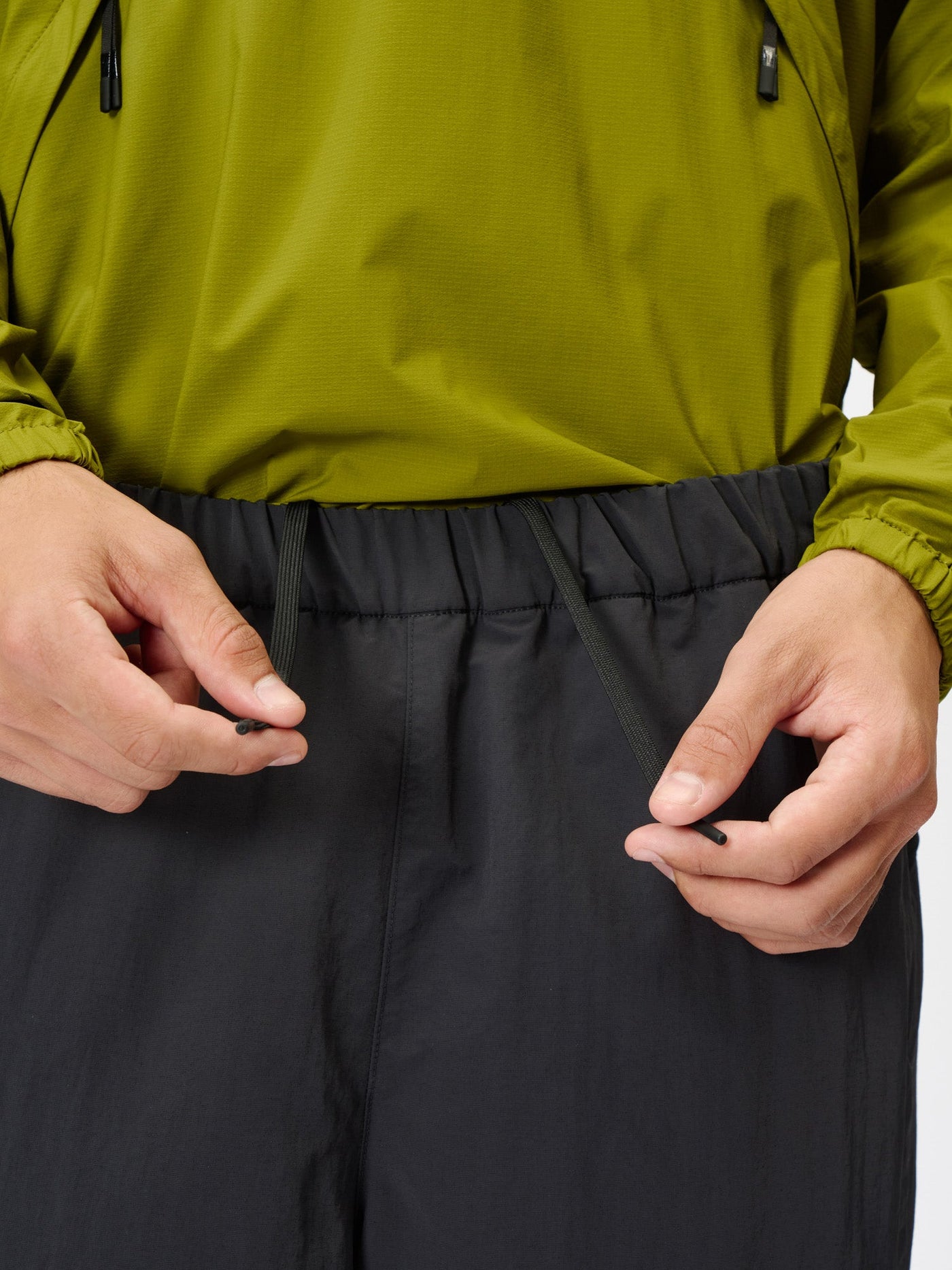 Model: Height 186cm / 6'1" | Wearing: DEEP CHARCOAL / 3