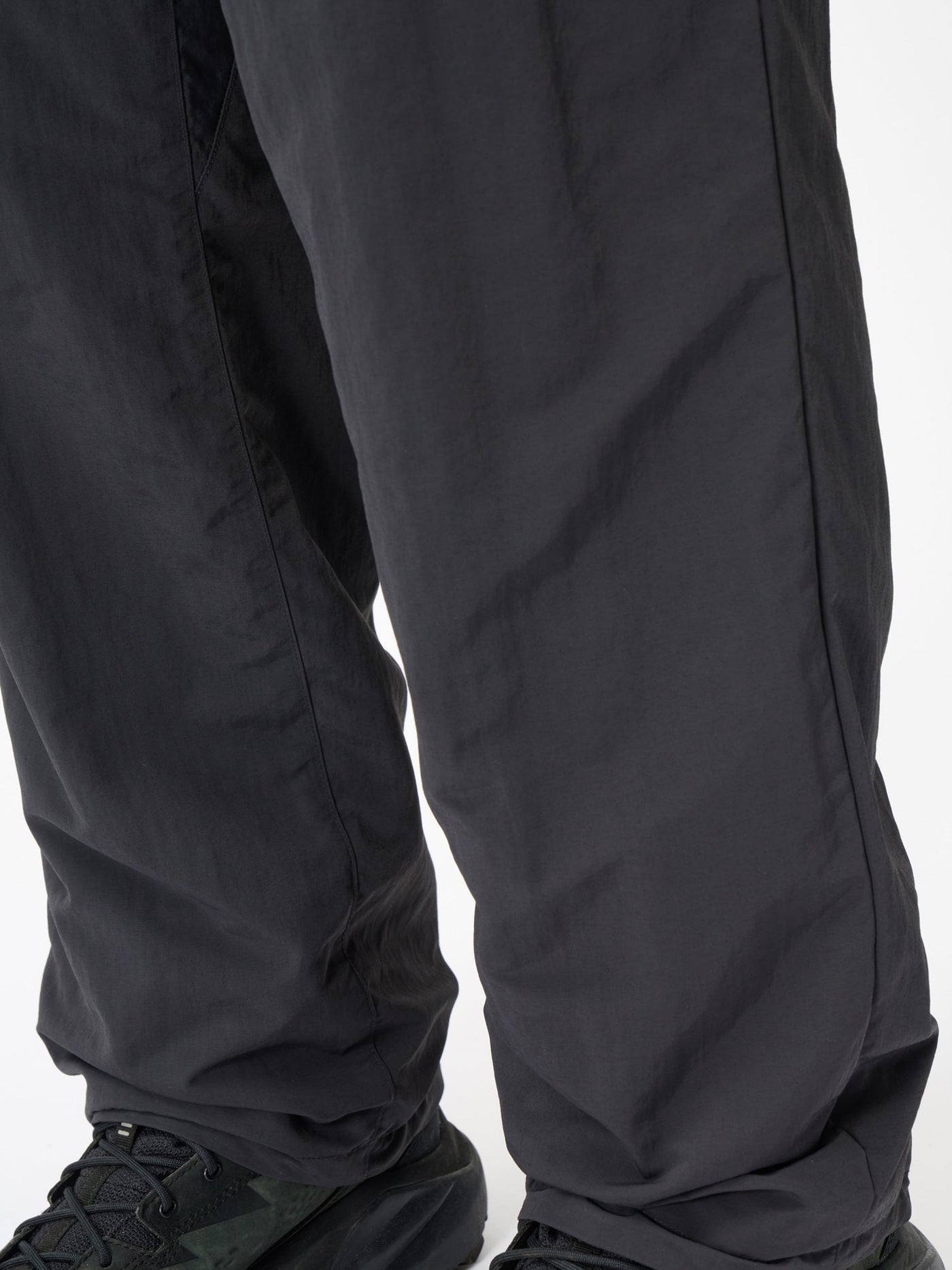 Model: Height 186cm / 6'1" | Wearing: DEEP CHARCOAL / 3