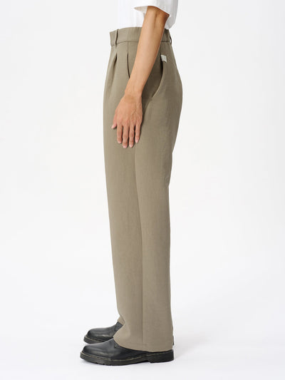 Model: Height 186cm / 6'1" | Wearing: TAUPE FAWN / 4