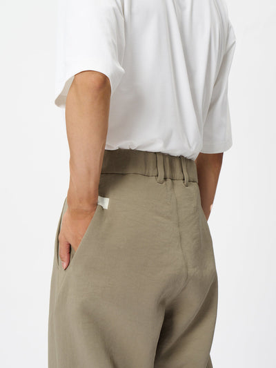 Model: Height 186cm / 6'1" | Wearing: TAUPE FAWN / 4