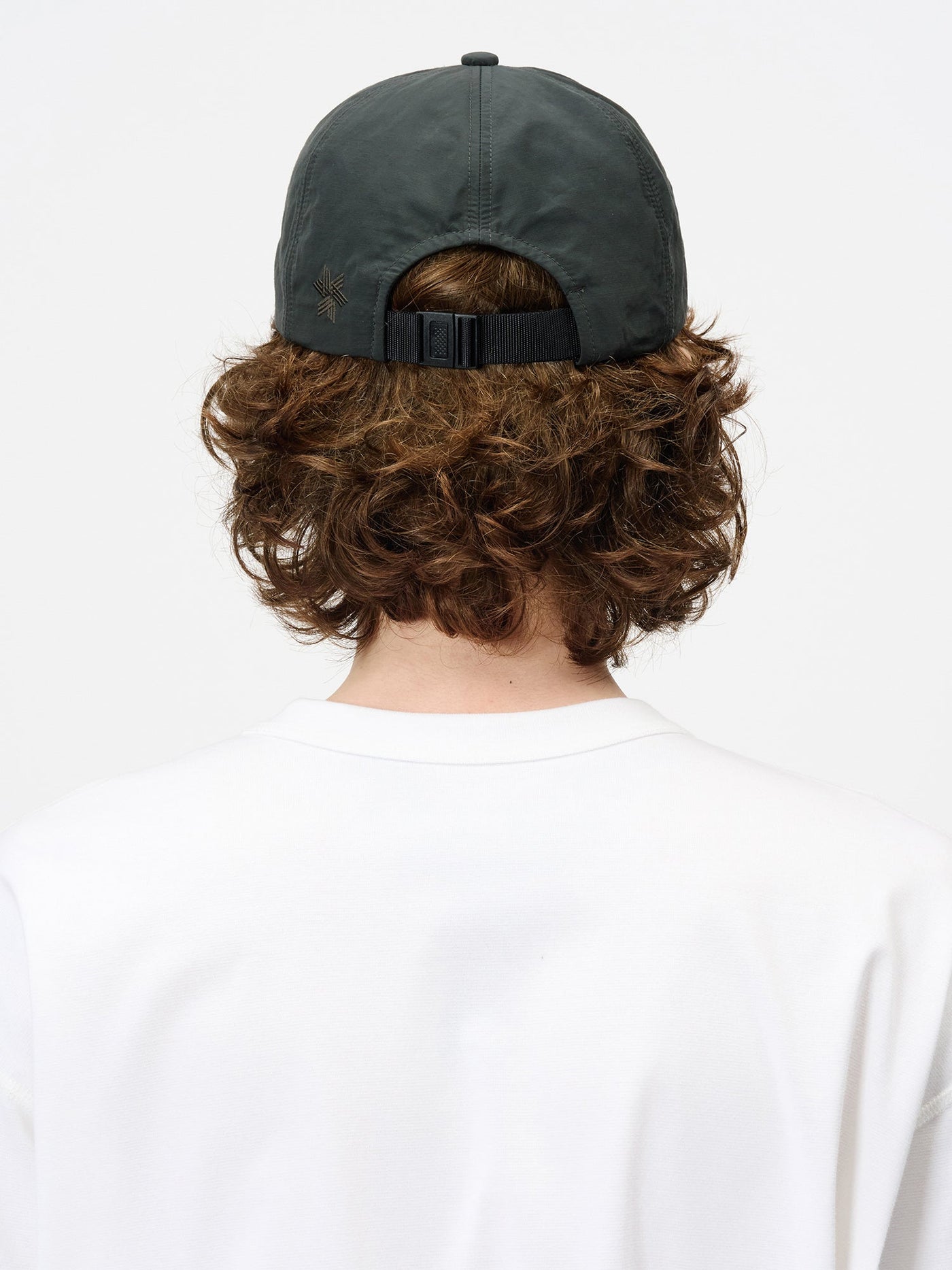 Model: Height 185cm / 6'0" | DEEP CHARCOAL / F