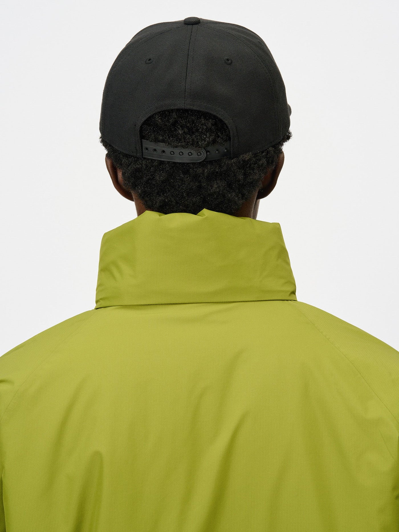 Model: Height 187cm / 6'1" | Wearing: BLACK / F