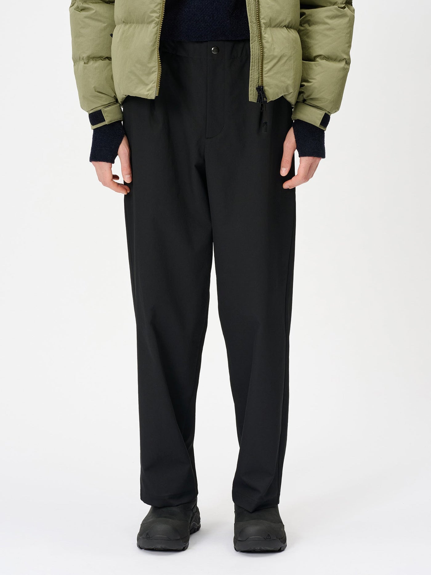 Model: Height 177cm / 5'8'' | Wearing: BLACK / 3