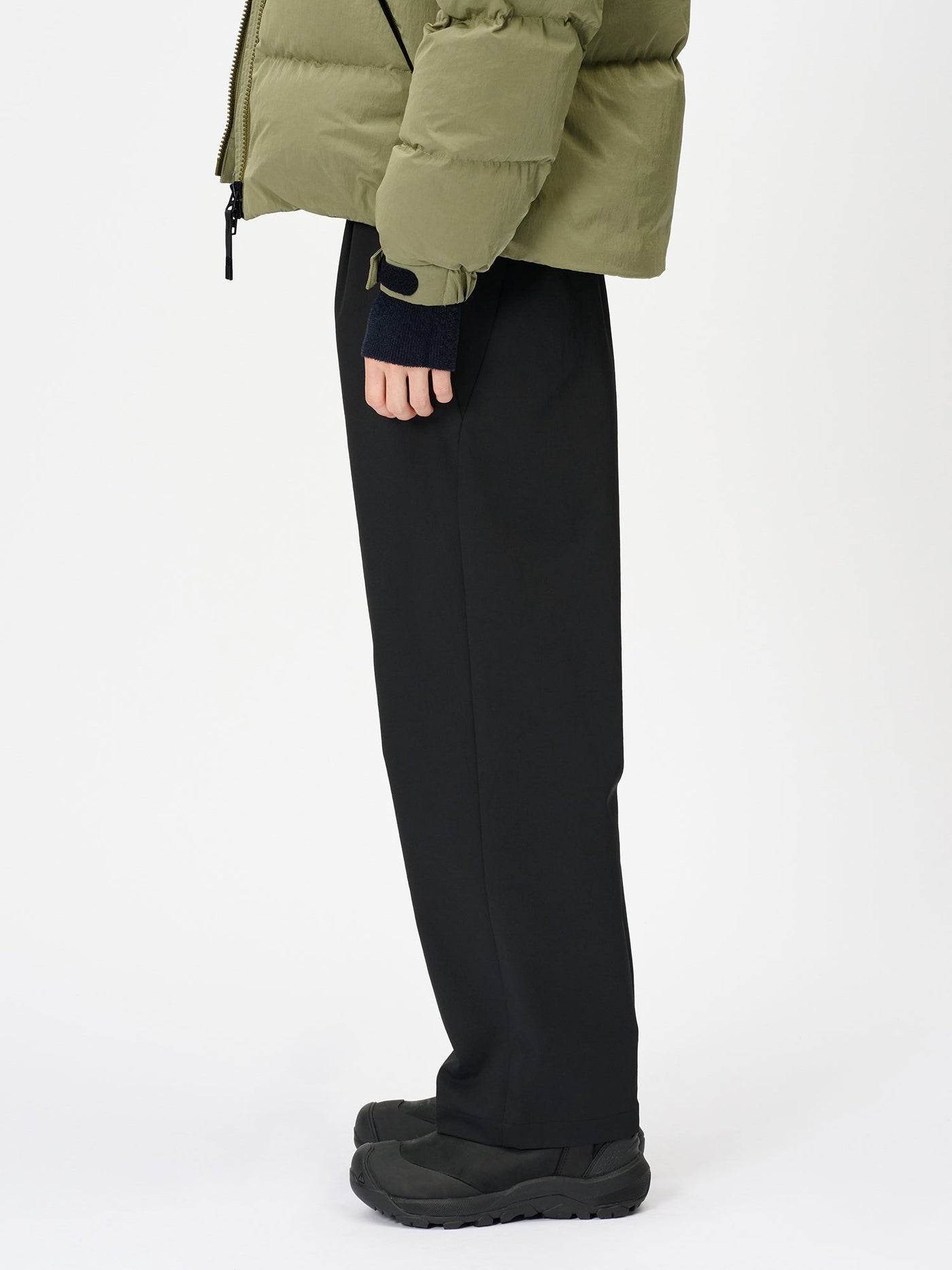 Model: Height 177cm / 5'8'' | Wearing: BLACK / 3