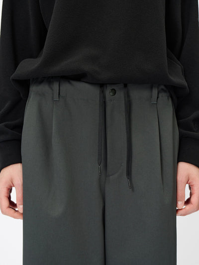 Model: Height 177cm / 5'8'' | Wearing: DEEP CHARCOAL / 3