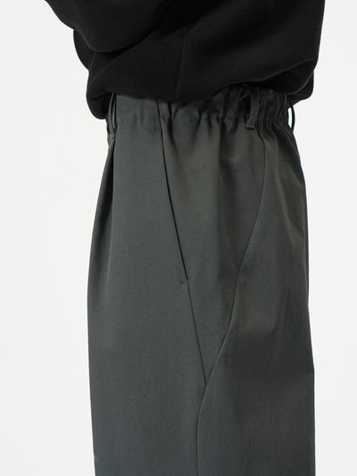 Model: Height 177cm / 5'8'' | Wearing: DEEP CHARCOAL / 3