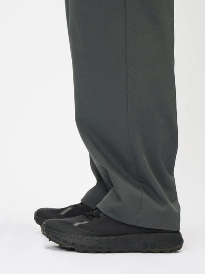 Model: Height 177cm / 5'8'' | Wearing: DEEP CHARCOAL / 3