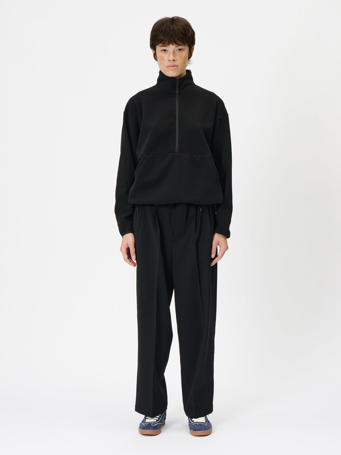 Model: Height 177cm / 5'8'' | Wearing: BLACK / 3