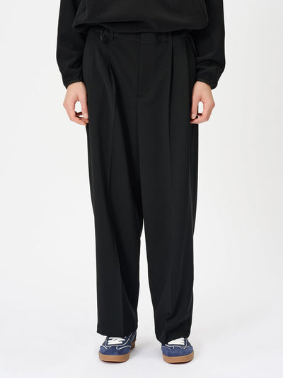 Model: Height 177cm / 5'8'' | Wearing: BLACK / 3