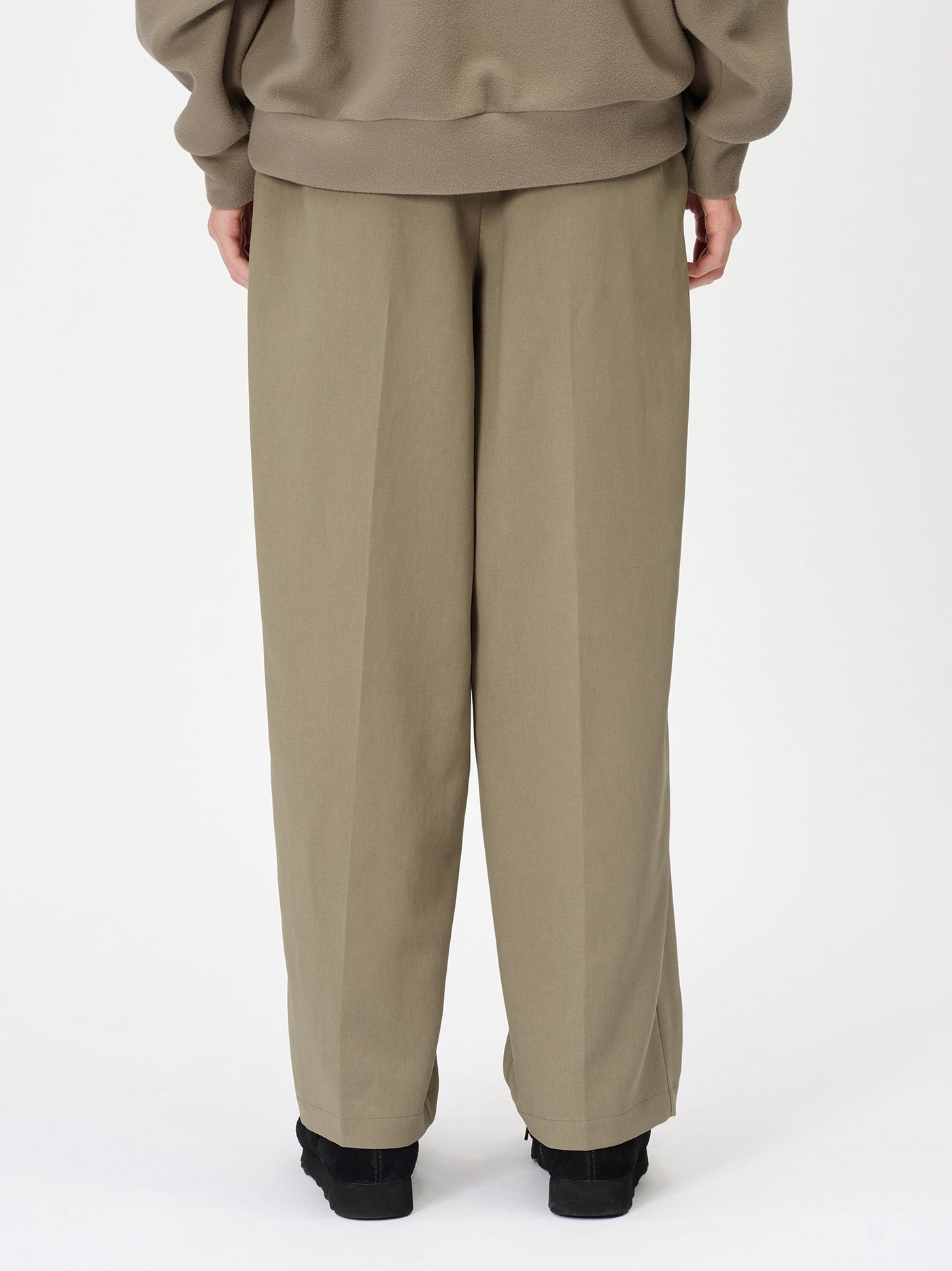 Model: Height 177cm / 5'8'' | Wearing: TAUPE FAWN / 3