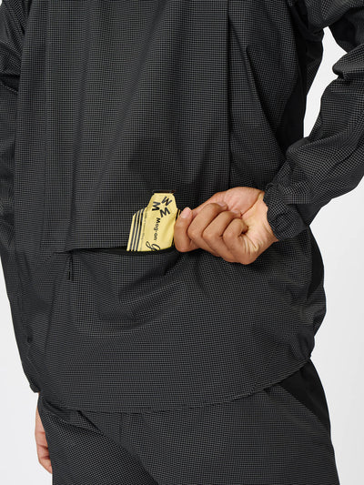 Model: Height 184cm / 6'0" | Wearing: BLACK / 3