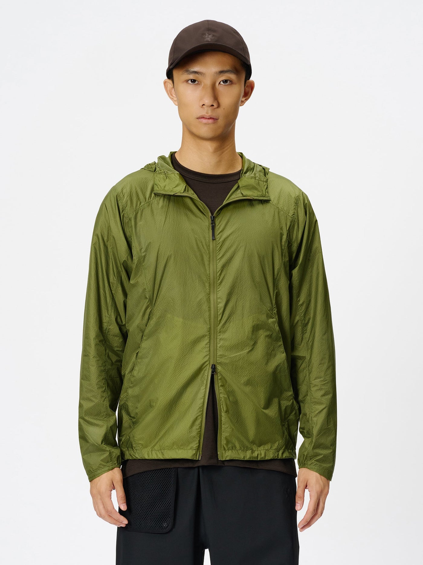 Model: Height 183cm / 6'0" | Wearing: IVY GREEN / 3