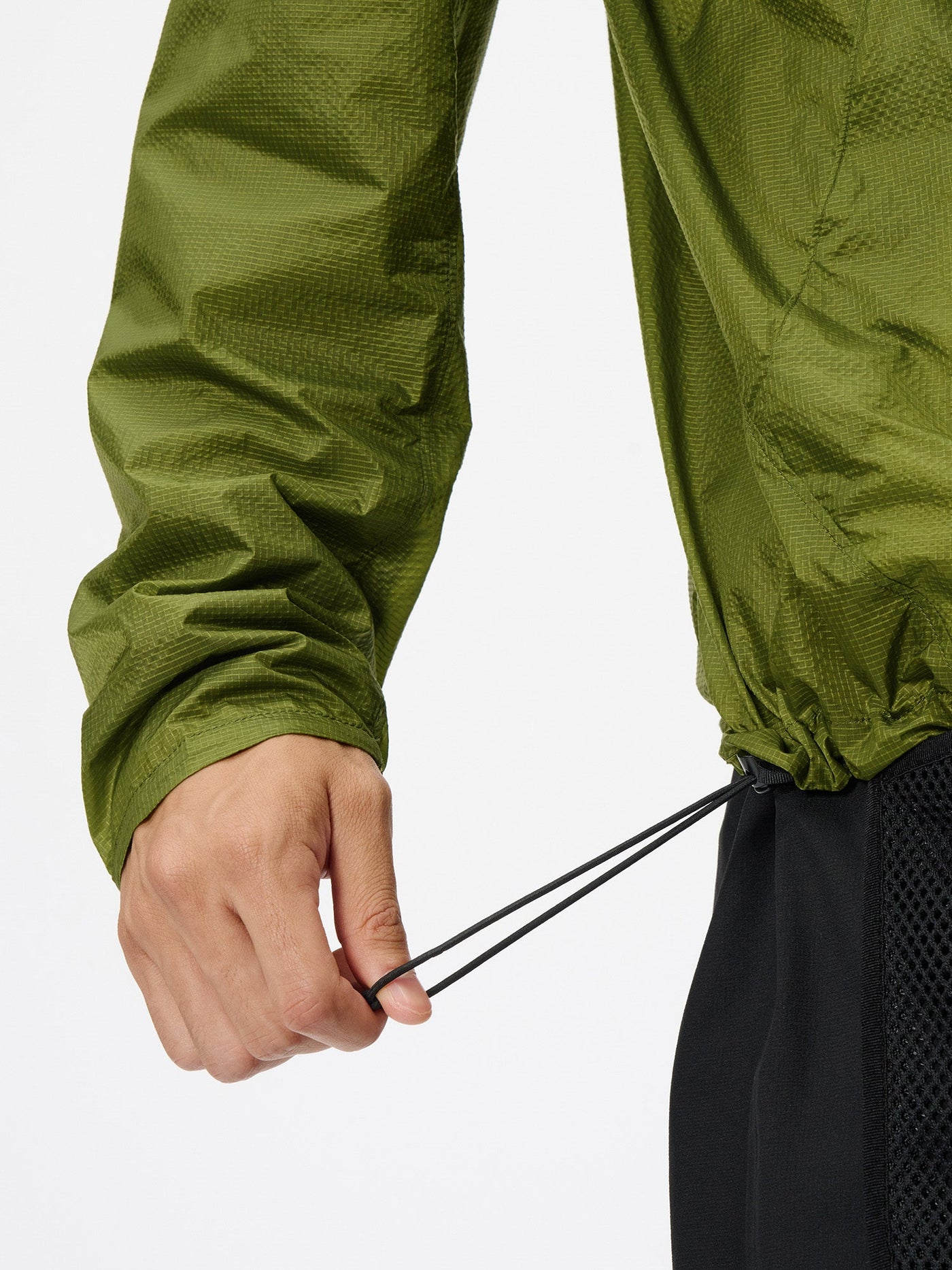 Model: Height 183cm / 6'0" | Wearing: IVY GREEN / 3