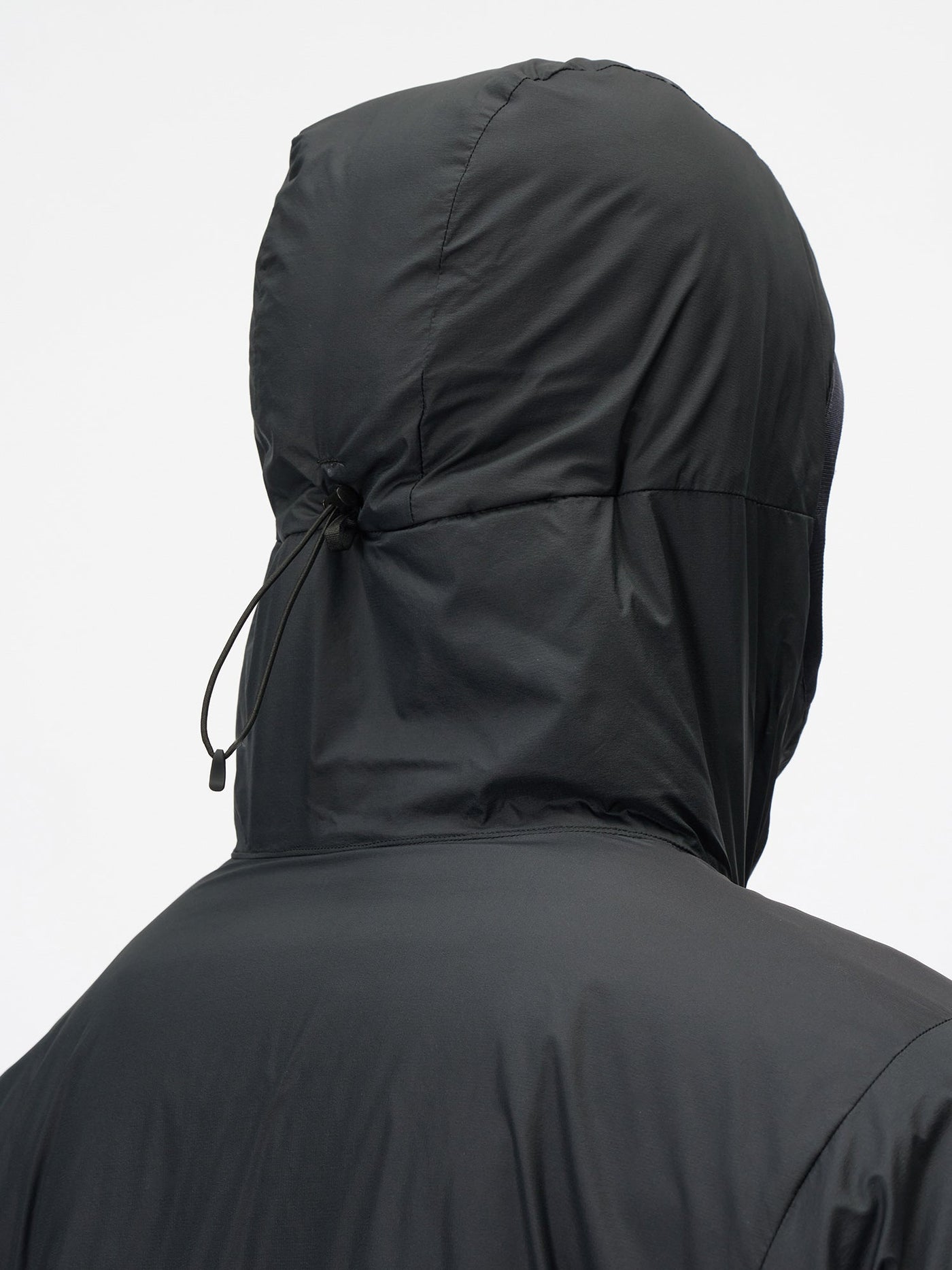 Model: Height 184cm / 6'0" | Wearing: WOLF GRAY / 3