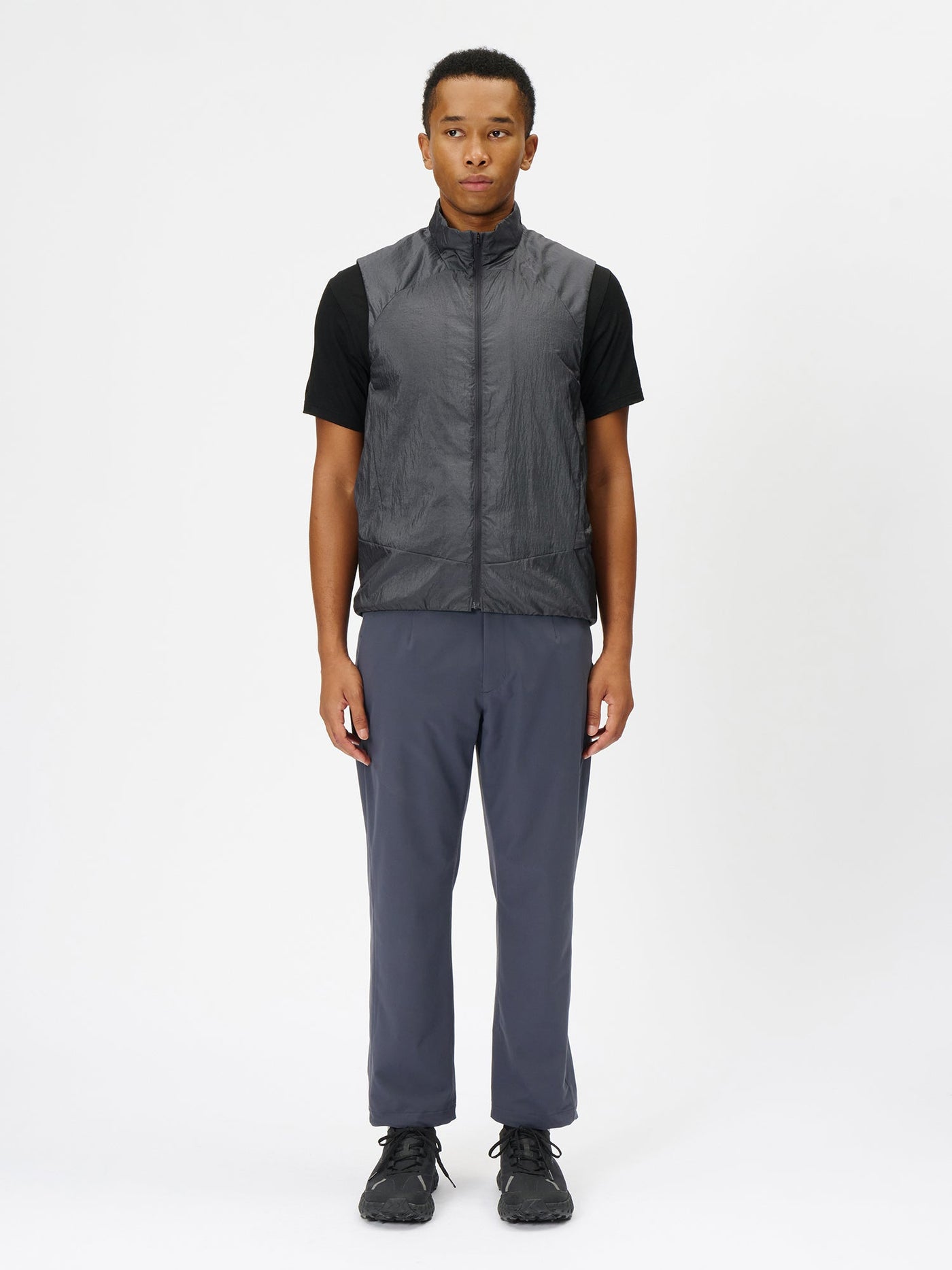 Model: Height 184cm / 6'0" | Wearing: URBAN GRAY / 3