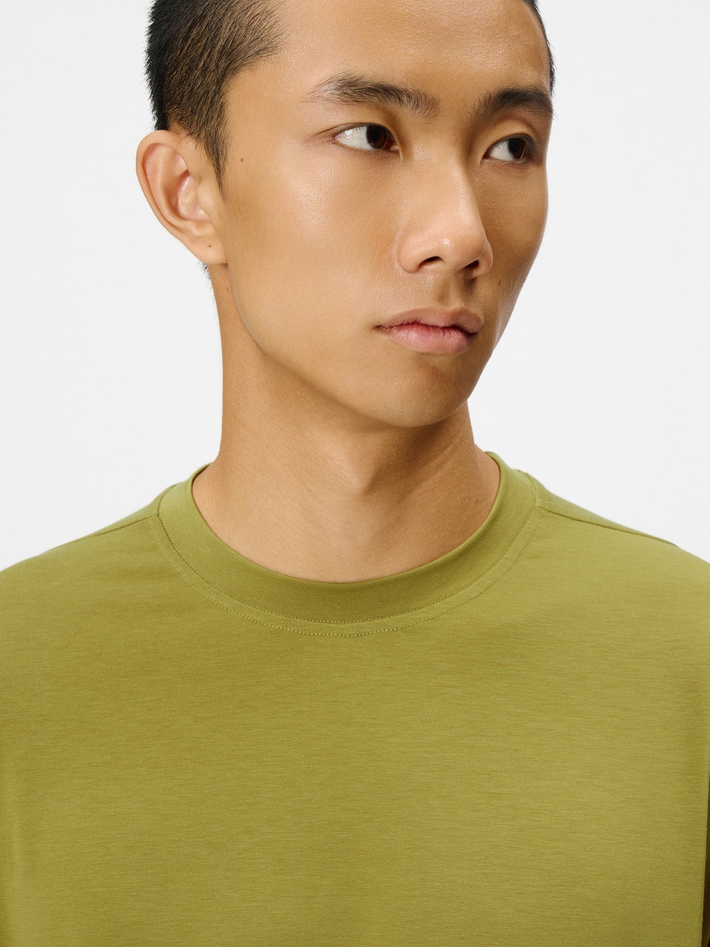 Model: Height 183cm / 6'0" | Wearing: EVERGREEN / 3