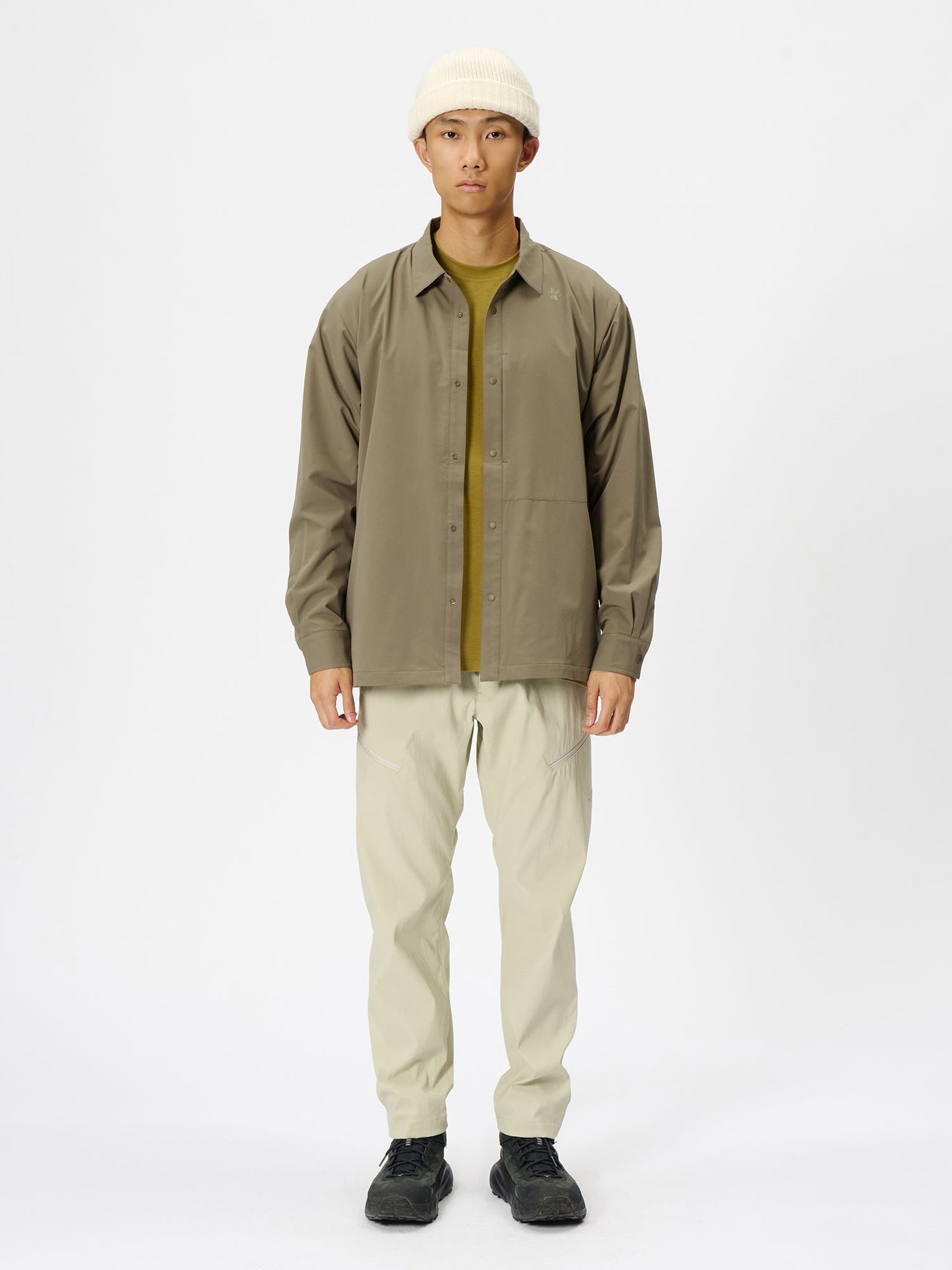 Model: Height 183cm / 6'0" | Wearing: DESERT TAUPE / 3