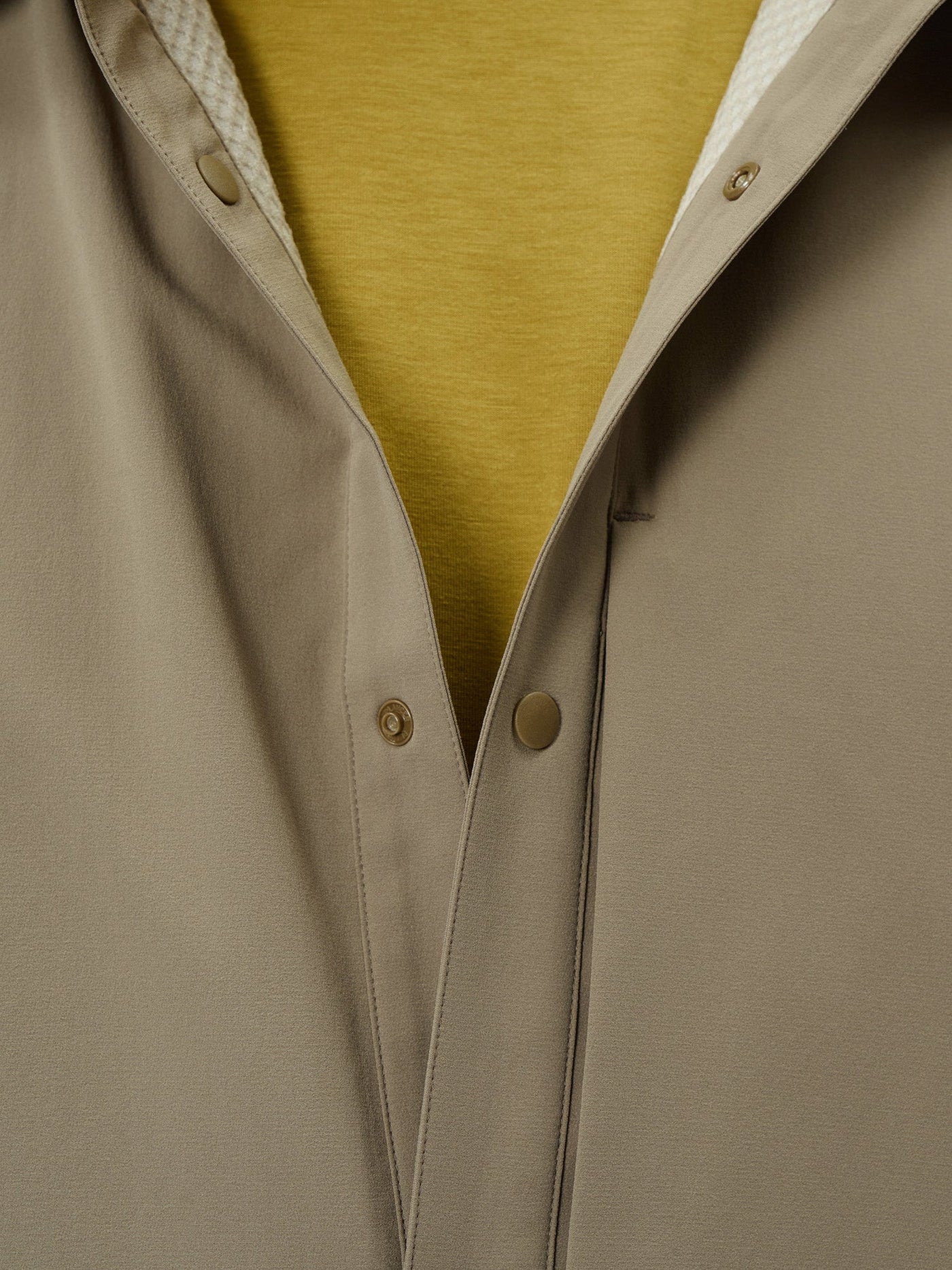 Model: Height 183cm / 6'0" | Wearing: DESERT TAUPE / 3