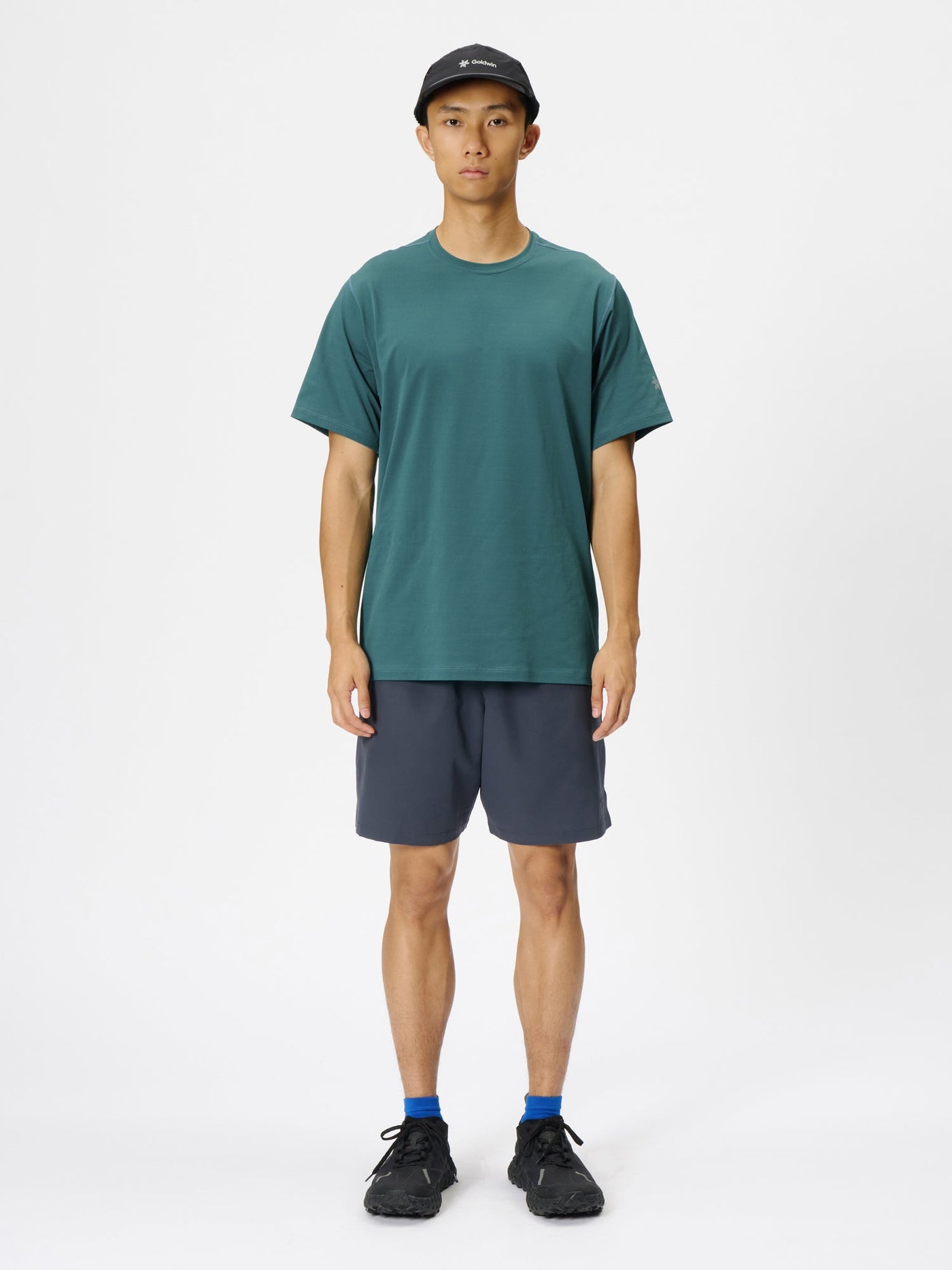 Model: Height 183cm / 6'0" | Wearing: MOSS AGATE / 3