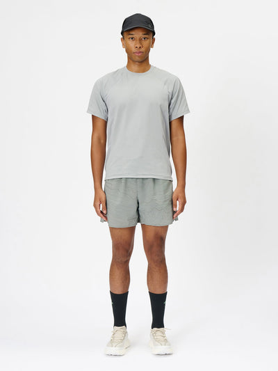 Model: Height 184cm / 6'0" | Wearing: SILVER / 3