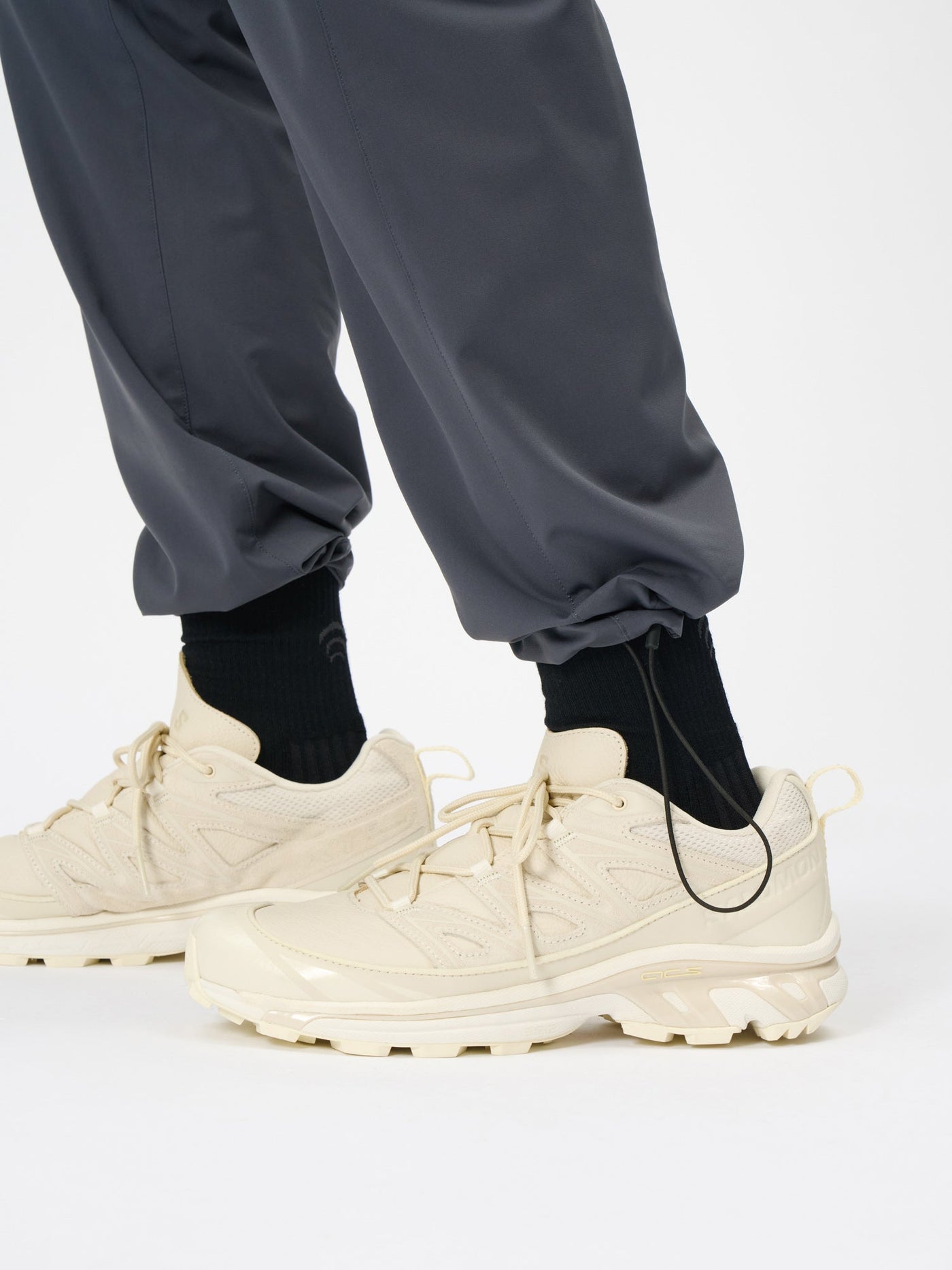 Model: Height 183cm / 6'0" | Wearing: WOLF GRAY / 3